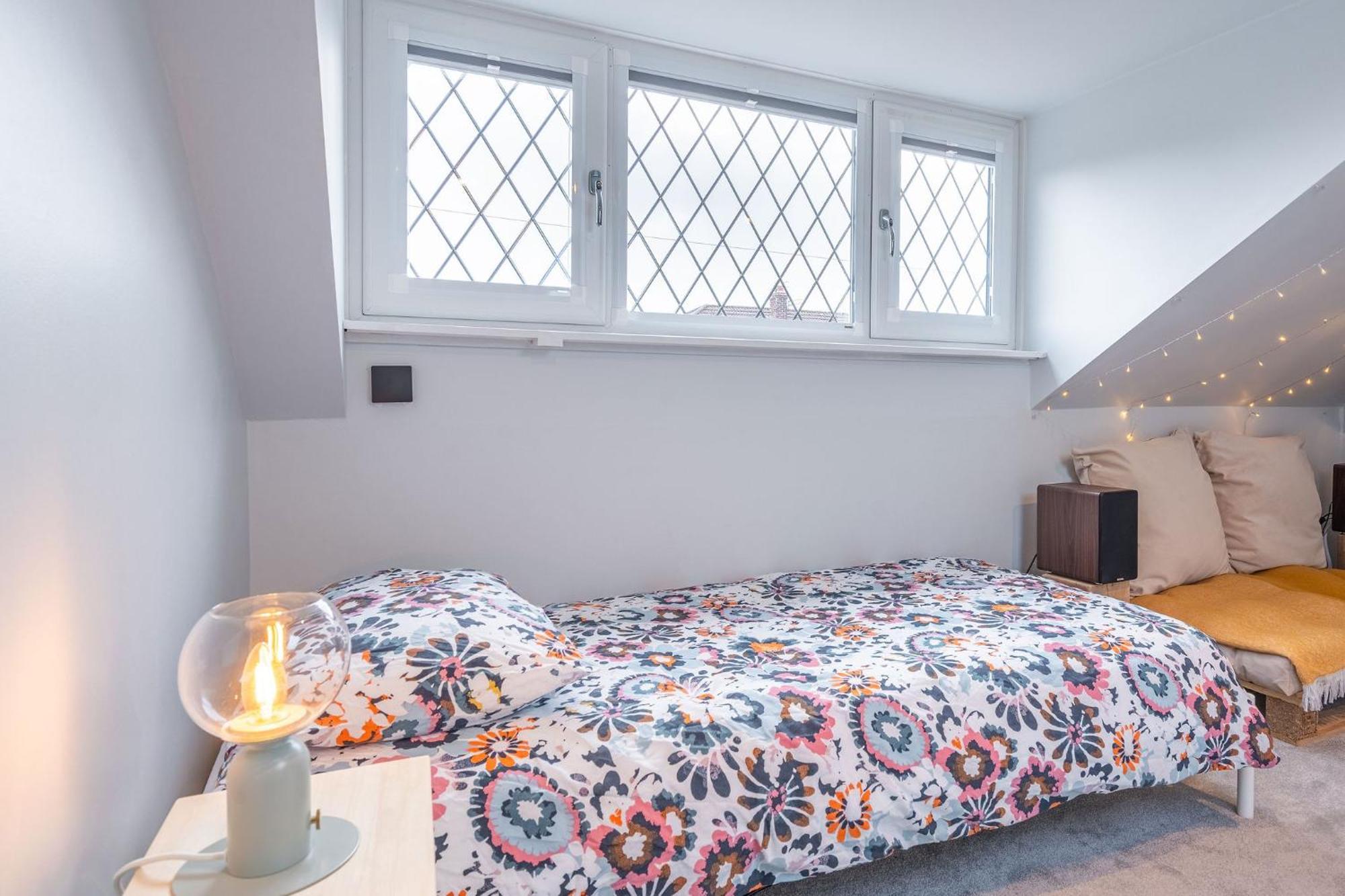 Nature Inspired Bungalow With 3 Rooms - 10 Mins From Manchester Airport Timperley Dış mekan fotoğraf