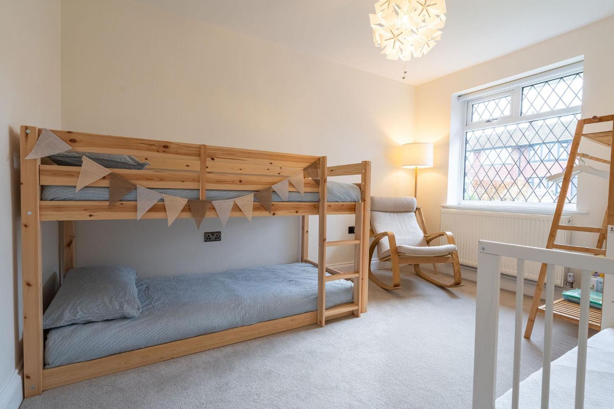 Nature Inspired Bungalow With 3 Rooms - 10 Mins From Manchester Airport Timperley Dış mekan fotoğraf